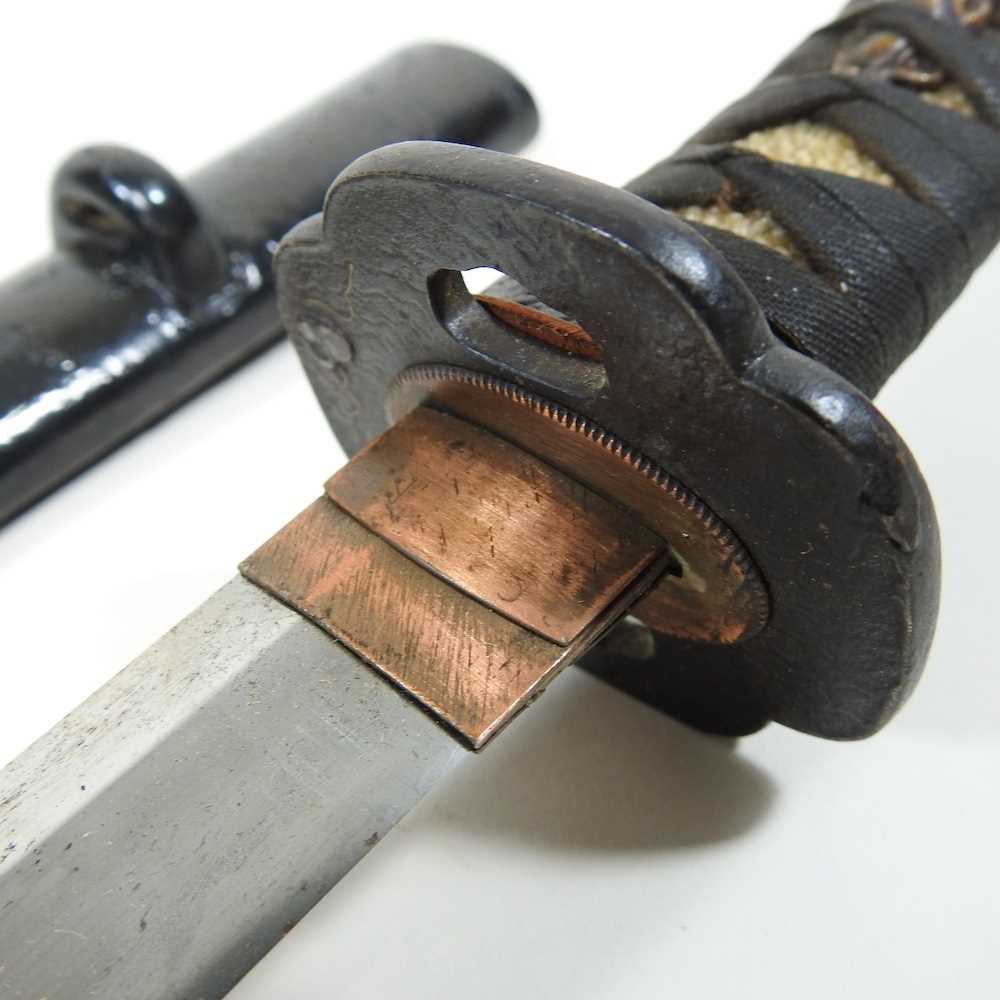 A Japanese short sword - Image 2 of 9