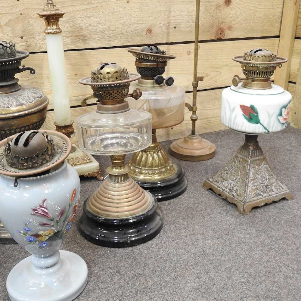 A collection of oil lamps - Image 4 of 5