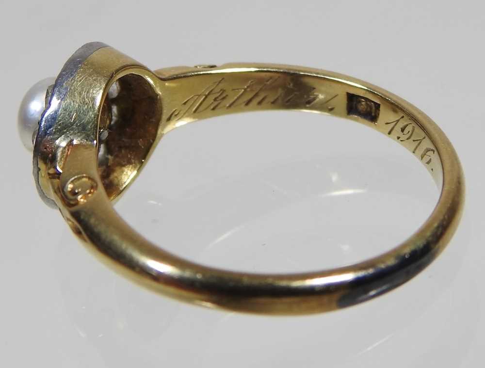 An 18 carat ring - Image 4 of 9