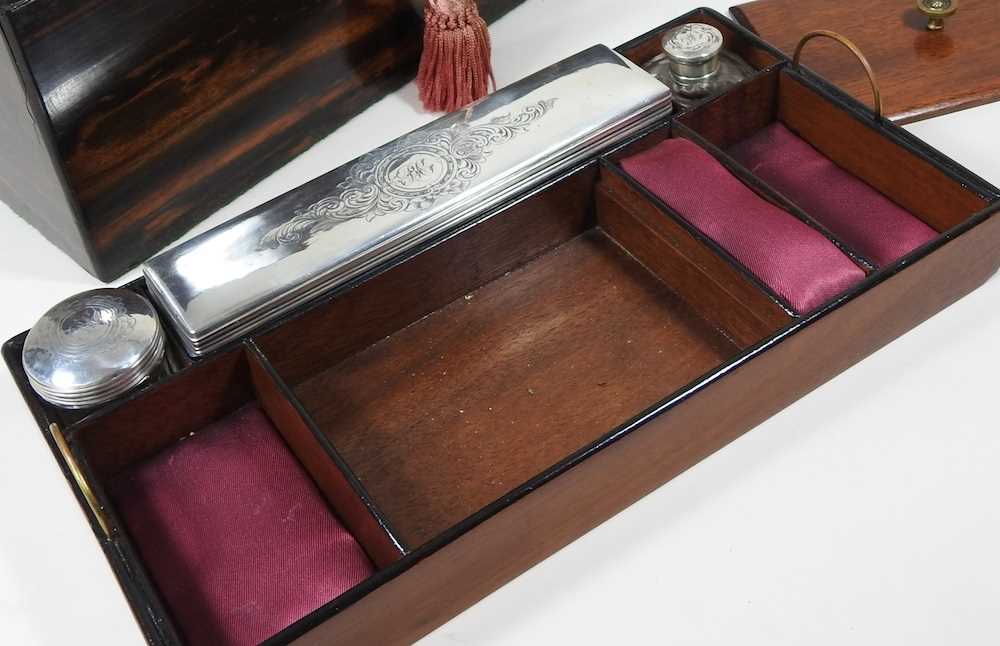 A Victorian vanity box - Image 3 of 13