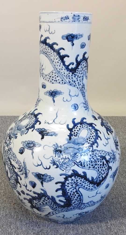 Three Chinese vases - Image 3 of 7