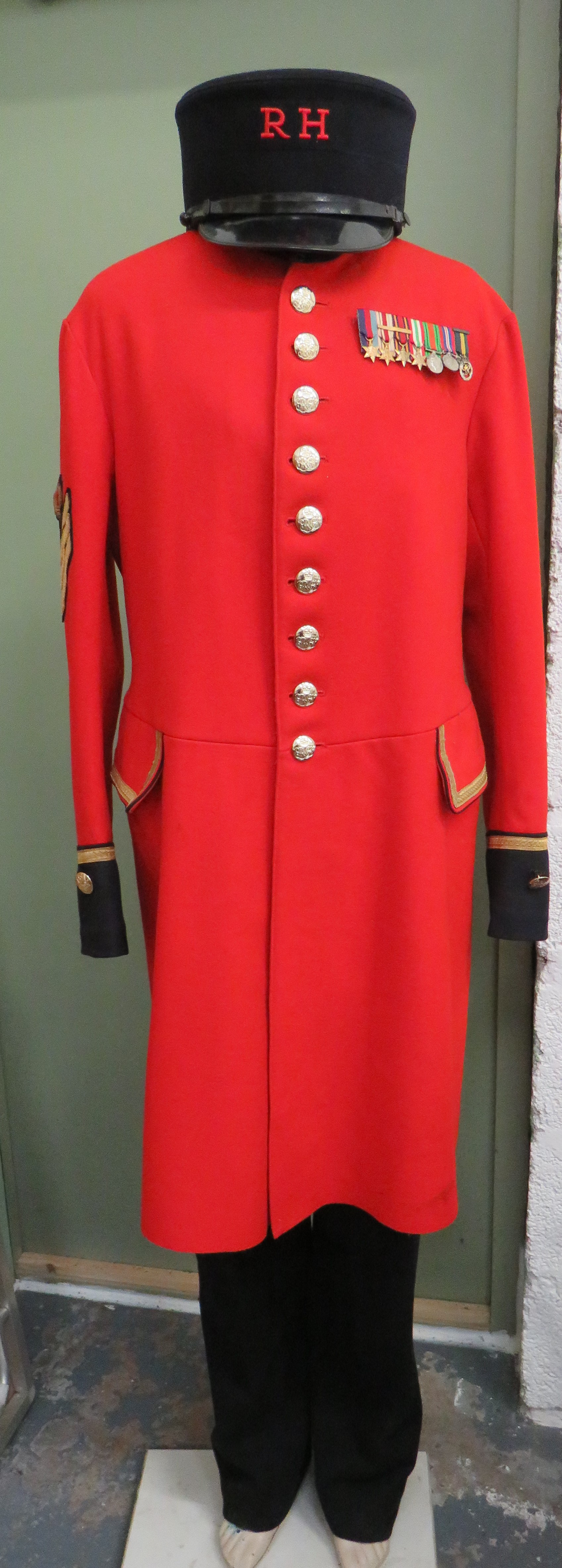 Royal Hospital Chelsea Pensioner s Uniform Scarlet Single Breasted royal-hospital-chelsea-pensioner-s-uniform-scarlet-single-breasted