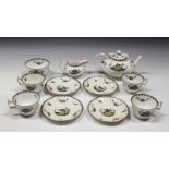 A Copeland Spode 'Vienna' pattern tea set comprising a tea pot, milk jug, sugar bowl and four cups