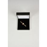 A 9ct gold and cultured pearl bar brooch