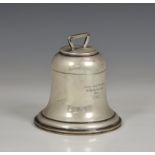 A George V silver bell inkwell A. & J. Zimmerman Ltd., Birm. 1913, with angular handle