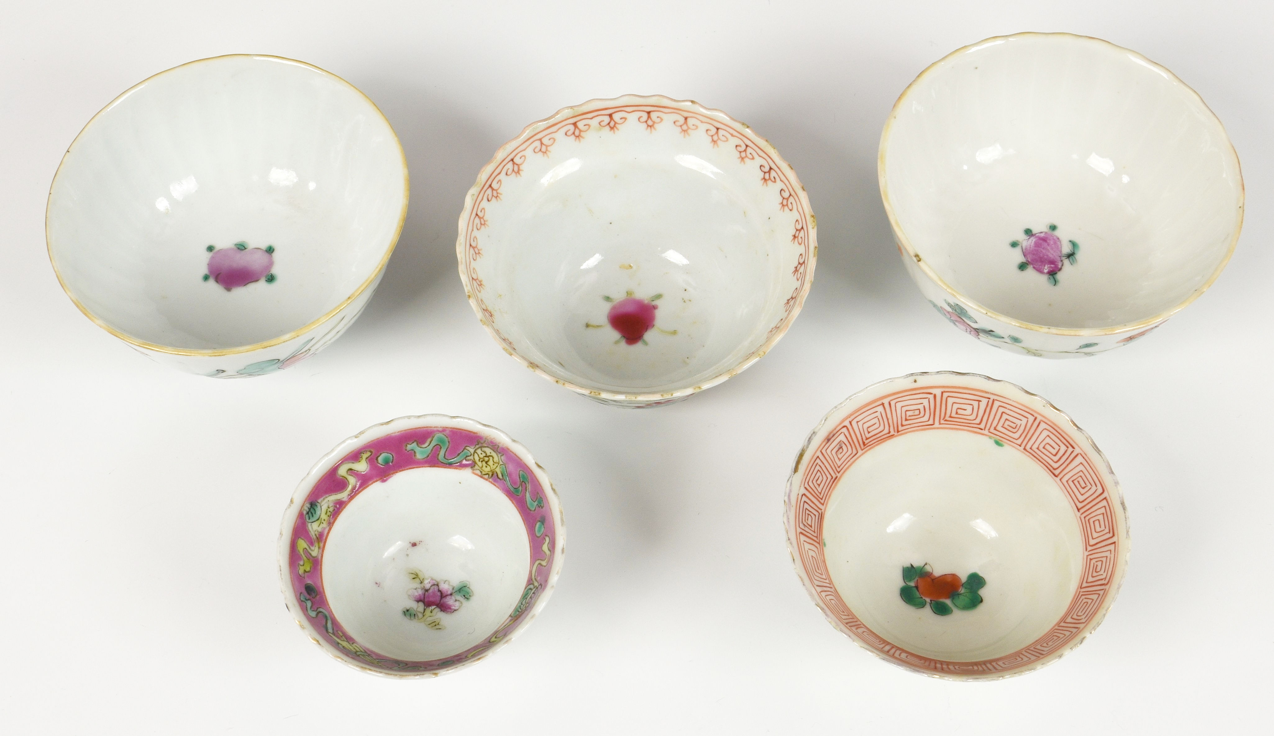 Five Chinese famille rose small bowls, 19th / early 20th century, including a matched pair of - Image 3 of 19