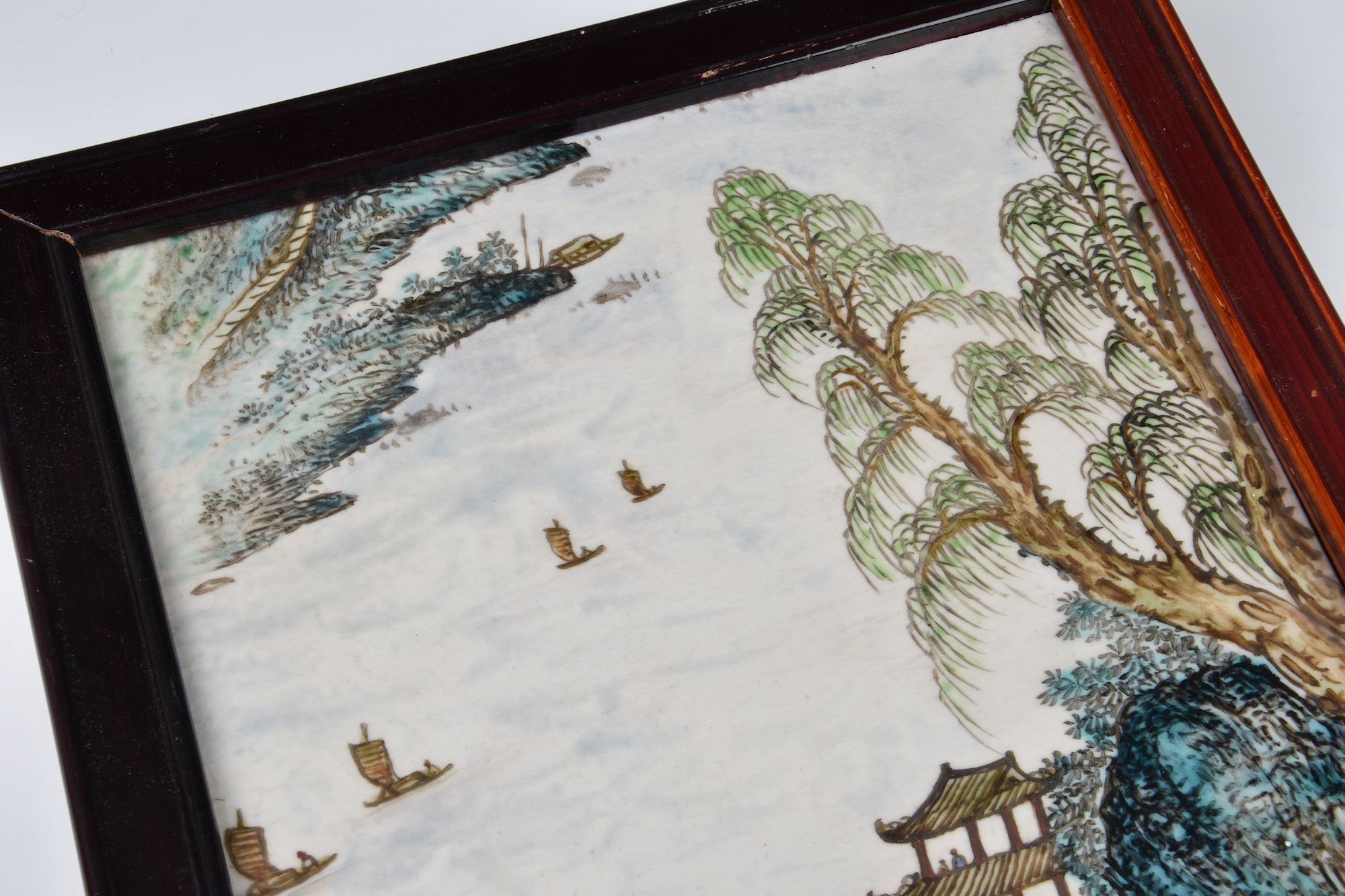 Two Chinese porcelain plaques, depicting boats in lake landscapes, late 20th century, in wooden - Image 6 of 11