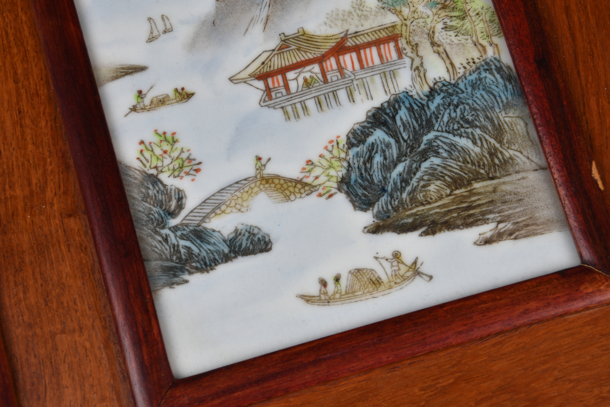 Two Chinese porcelain plaques, depicting boats in lake landscapes, late 20th century, in wooden - Image 9 of 11
