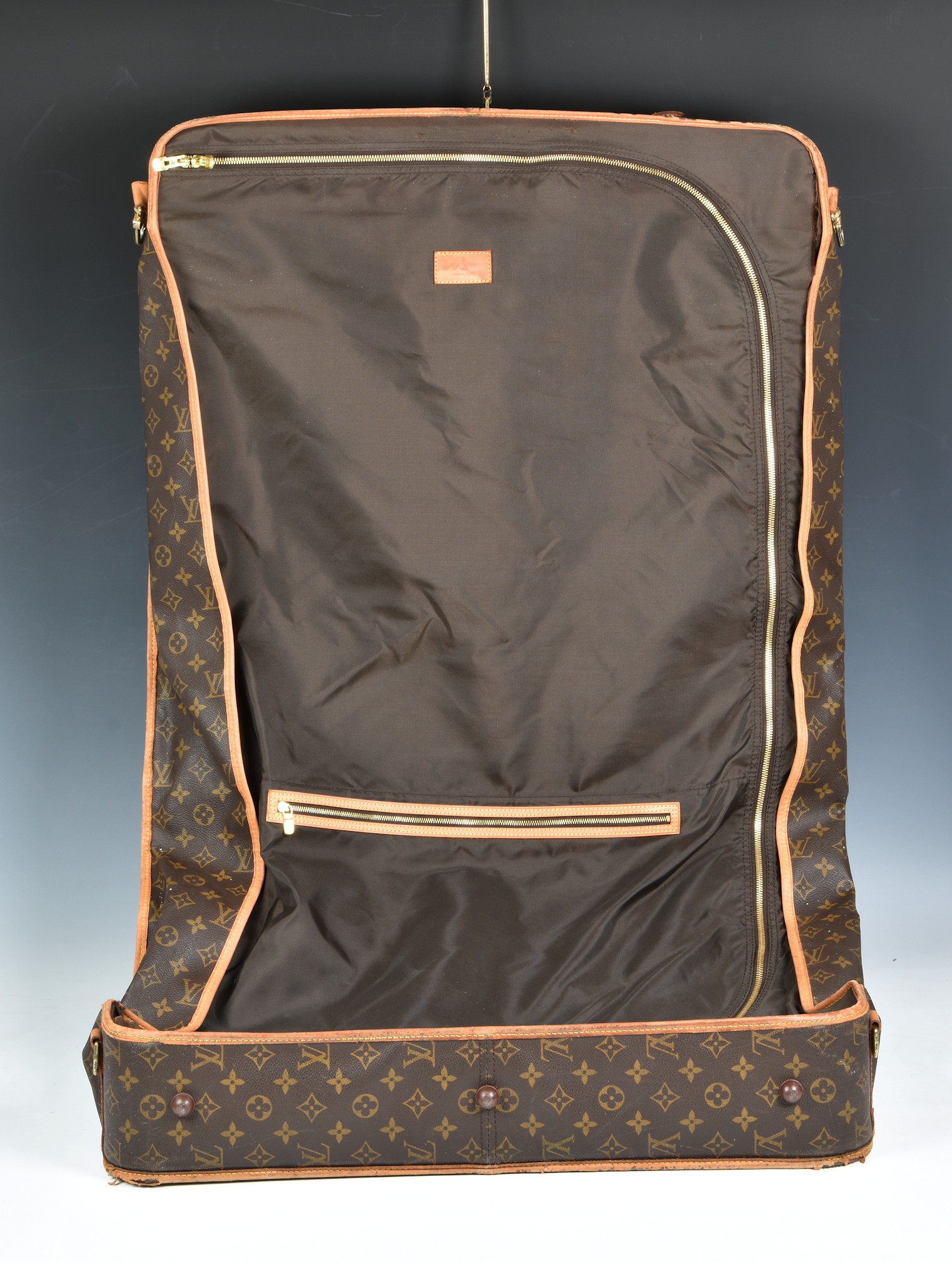 A Louis Vuitton monogram canvas suit carrier 60, with Vachetta leather handle and trim, gold tone - Image 5 of 8