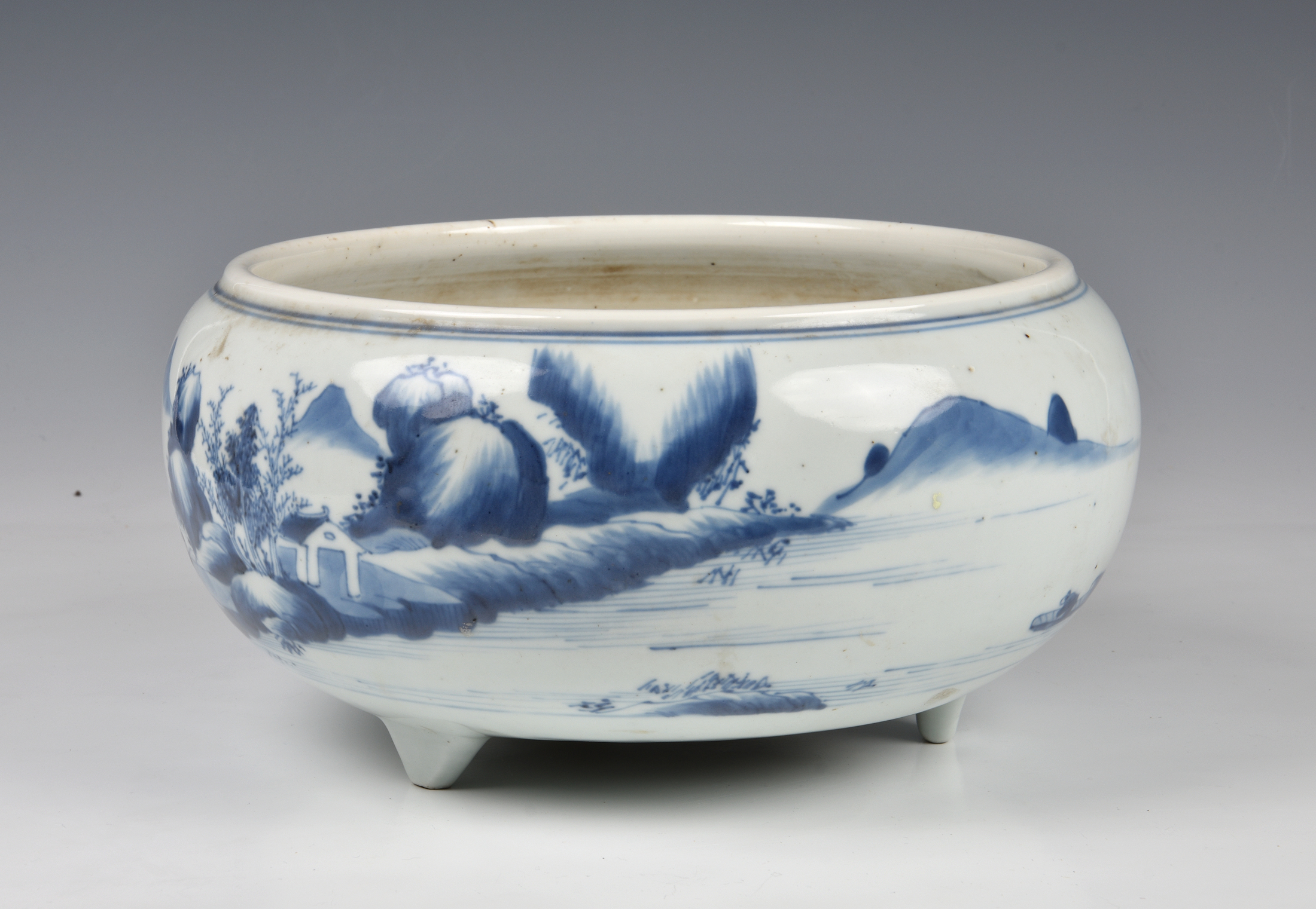 A Chinese blue and white tripod censer, 18th / 19th century, of bun form with short triangular feet, - Image 6 of 37