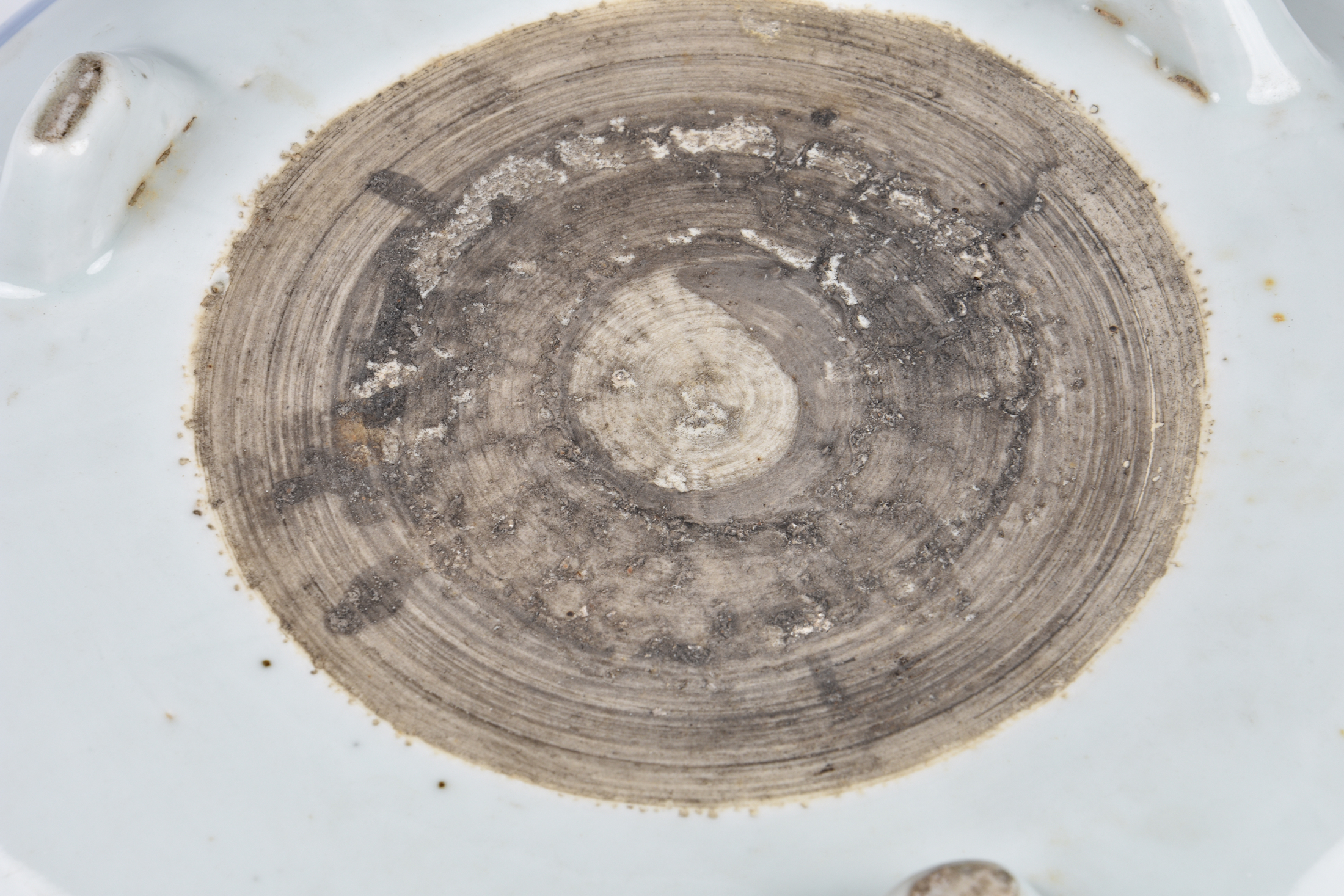 A Chinese blue and white tripod censer, 18th / 19th century, of bun form with short triangular feet, - Image 10 of 37