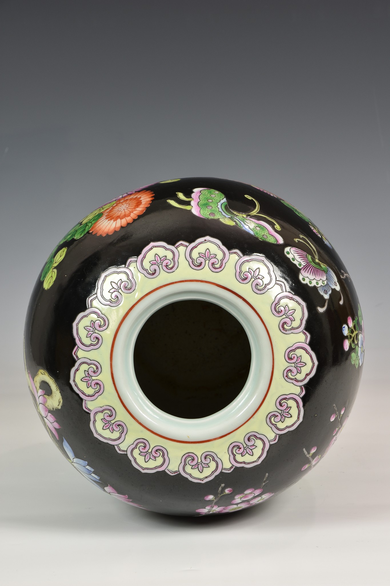 A Chinese porcelain black ground large baluster vase, second half 20th century, painted in famille - Image 7 of 7