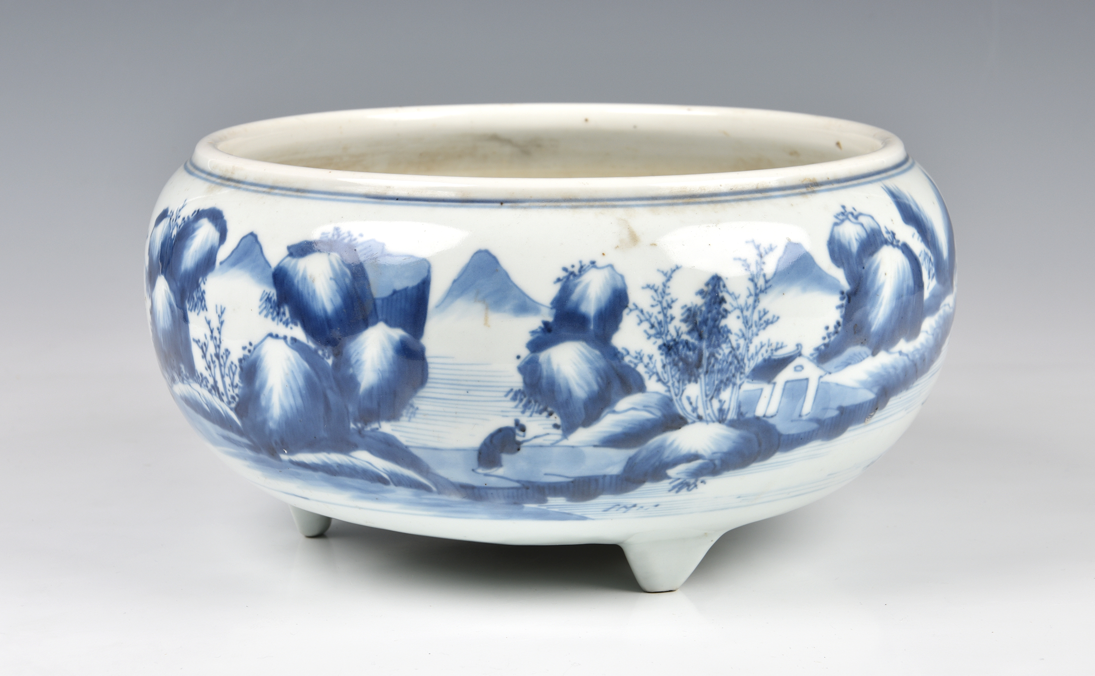 A Chinese blue and white tripod censer, 18th / 19th century, of bun form with short triangular feet, - Image 7 of 37