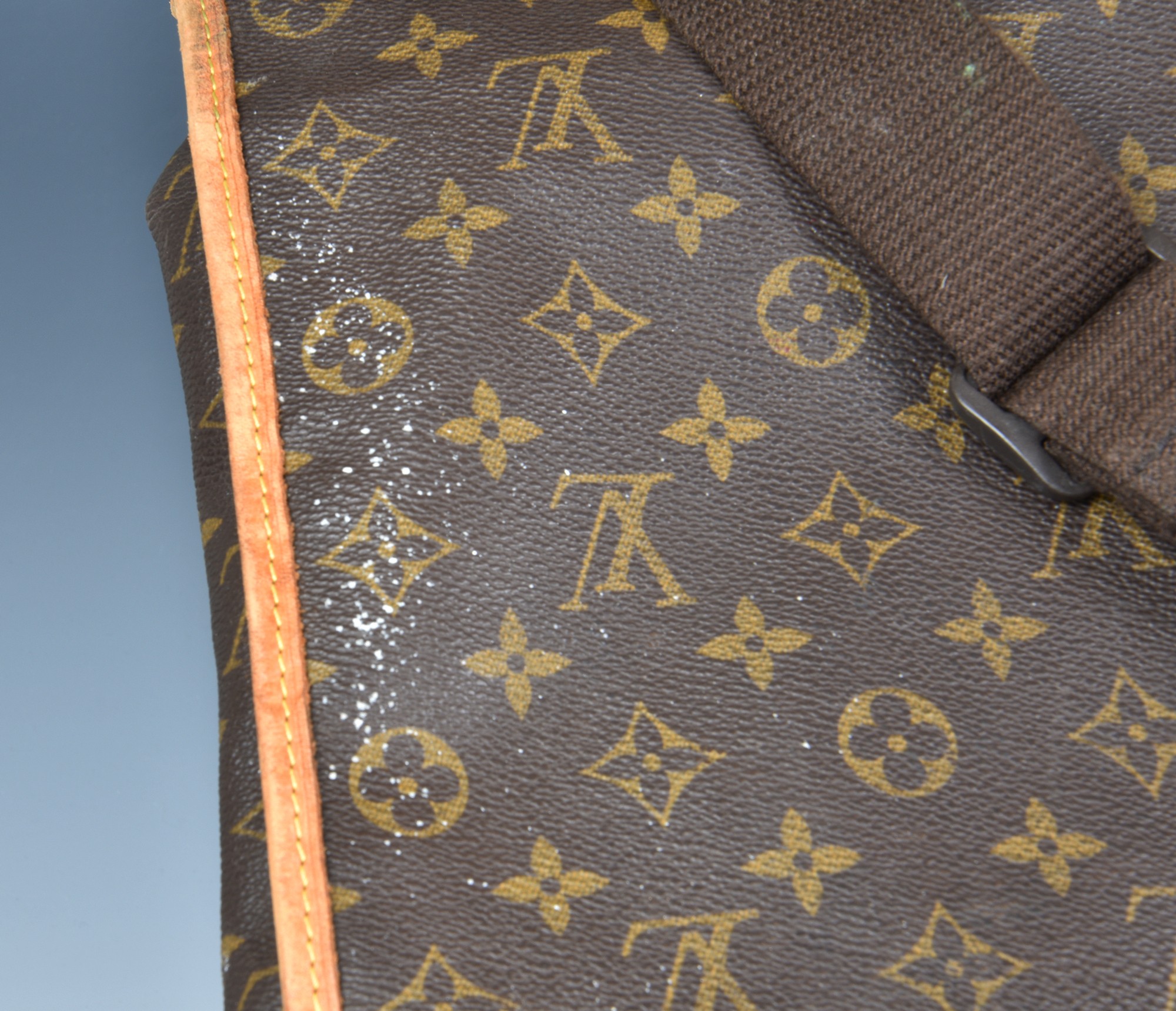 A Louis Vuitton monogram canvas suit carrier 60, with Vachetta leather handle and trim, gold tone - Image 3 of 8