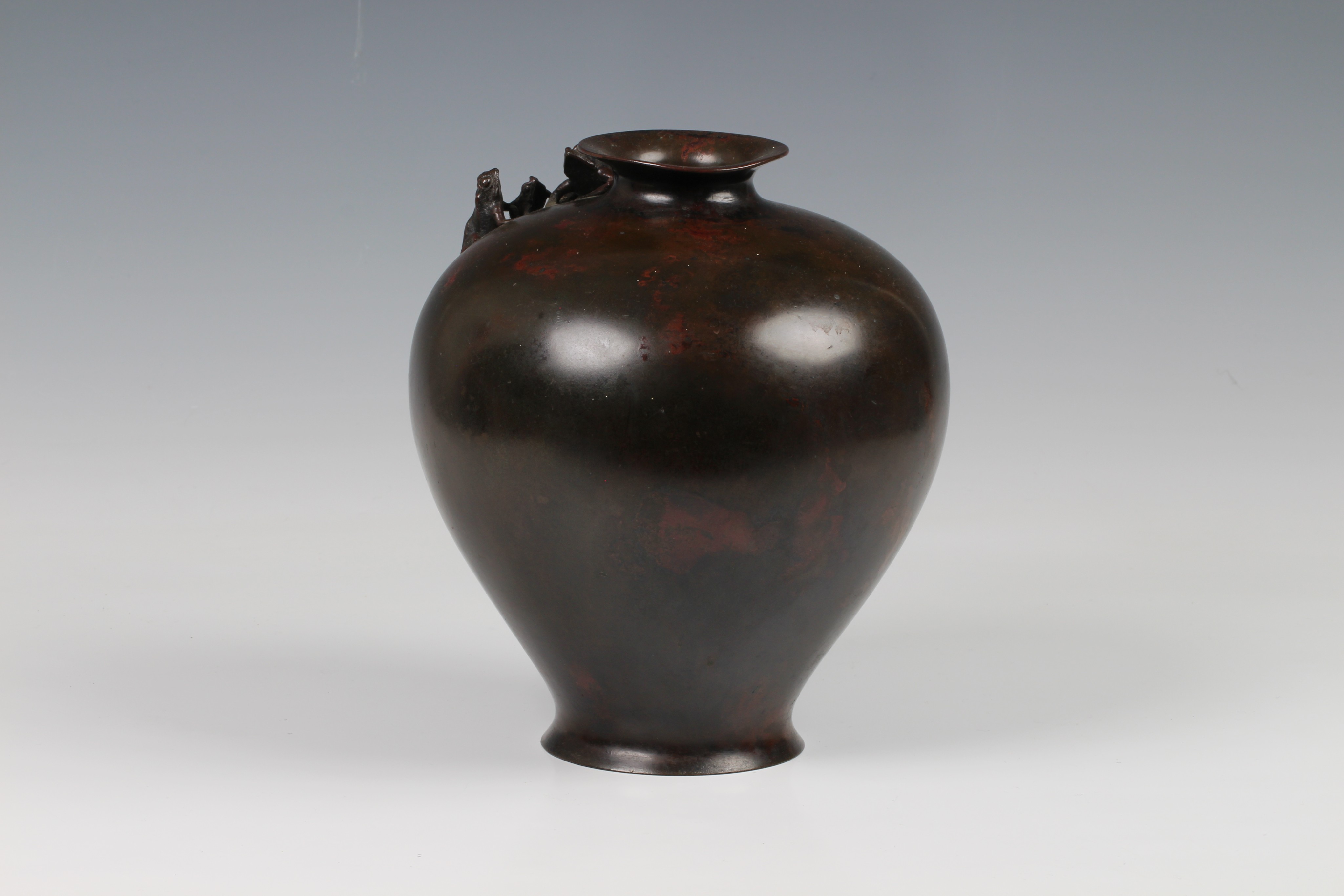 A Japanese patinated bronze vase, 19th century, of stout baluster form with everted rim and slightly - Image 4 of 5