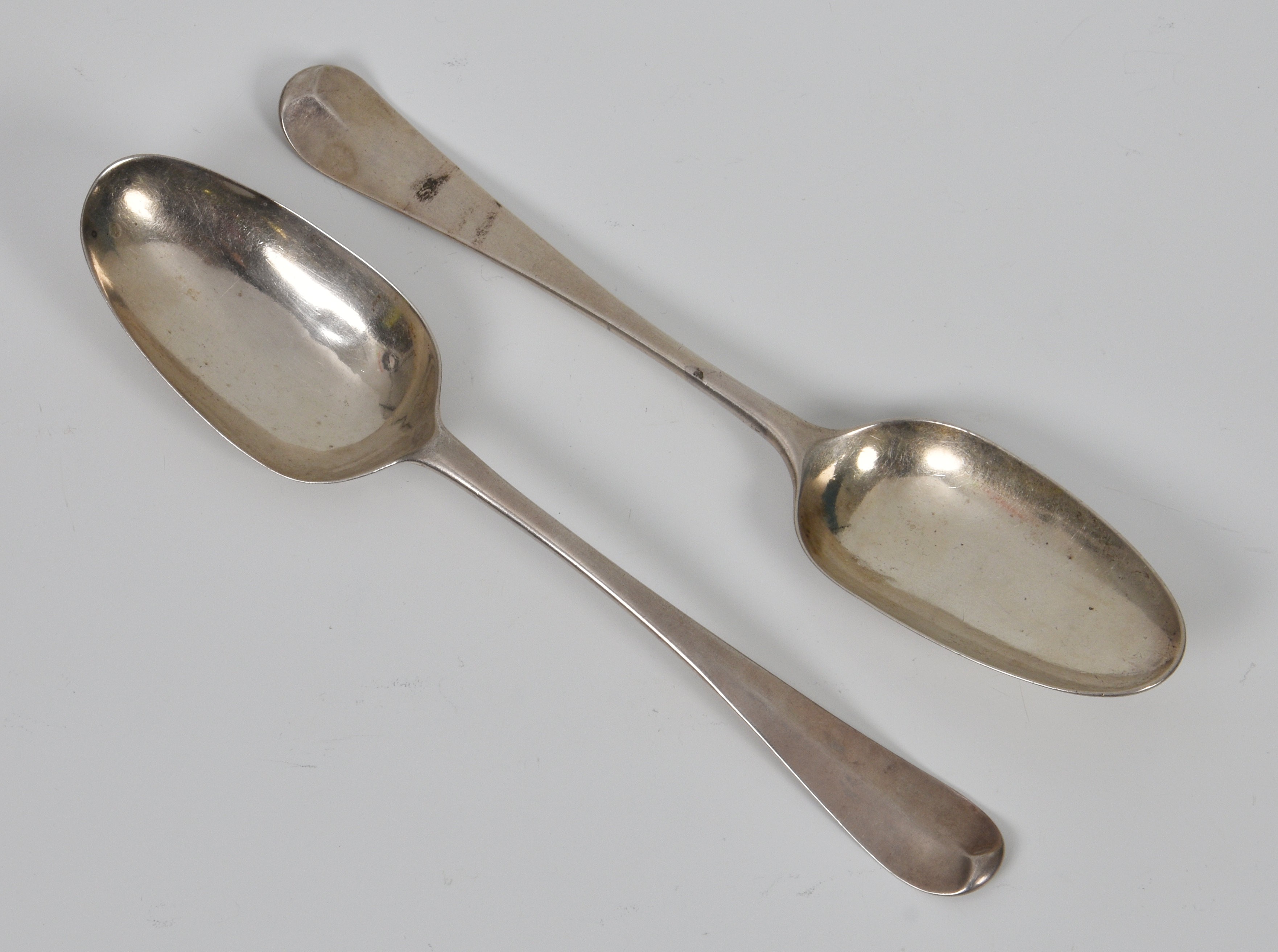 An 18th century silver shell back Hanoverian pattern soup spoon, James Tookey, London c.1761, narrow