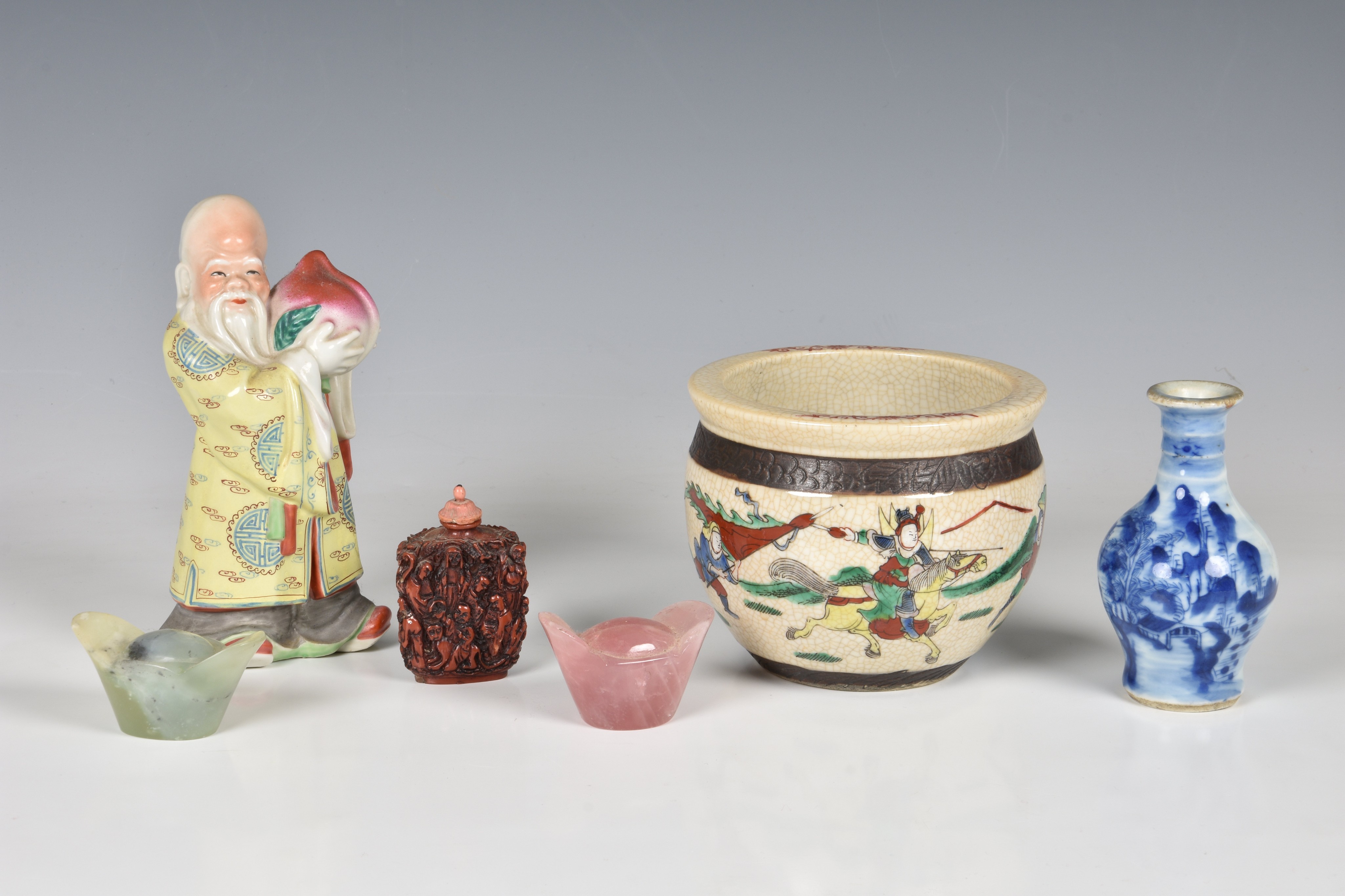 A small group of Chinese porcelain and works of art, comprising a 20th century famille rose export