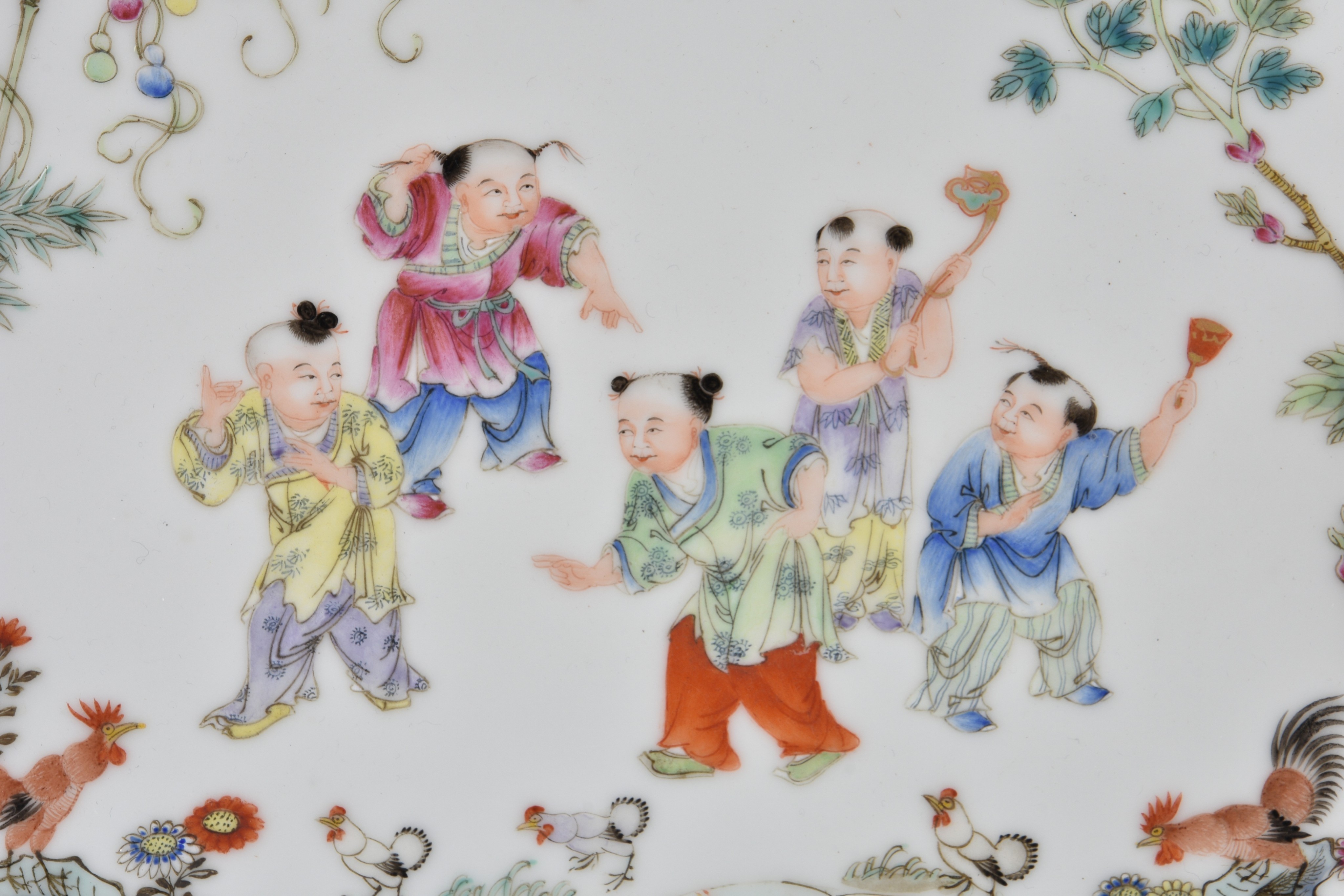 A fine quality Chinese famille rose porcelain 'Boys' plaque, Guangxu six character mark lower - Bild 3 aus 8