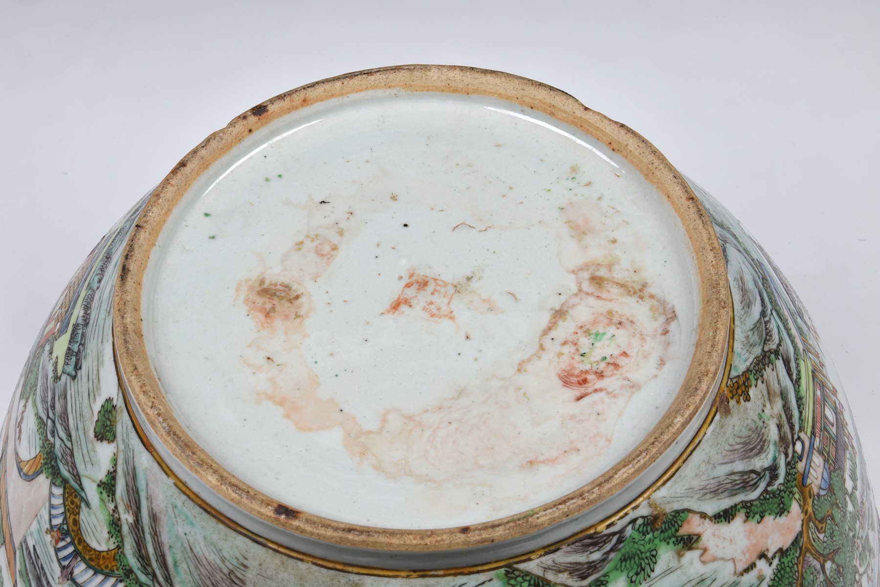 A large Chinese export porcelain Canton famille rose punch bowl, worn four character seal mark to - Image 5 of 16