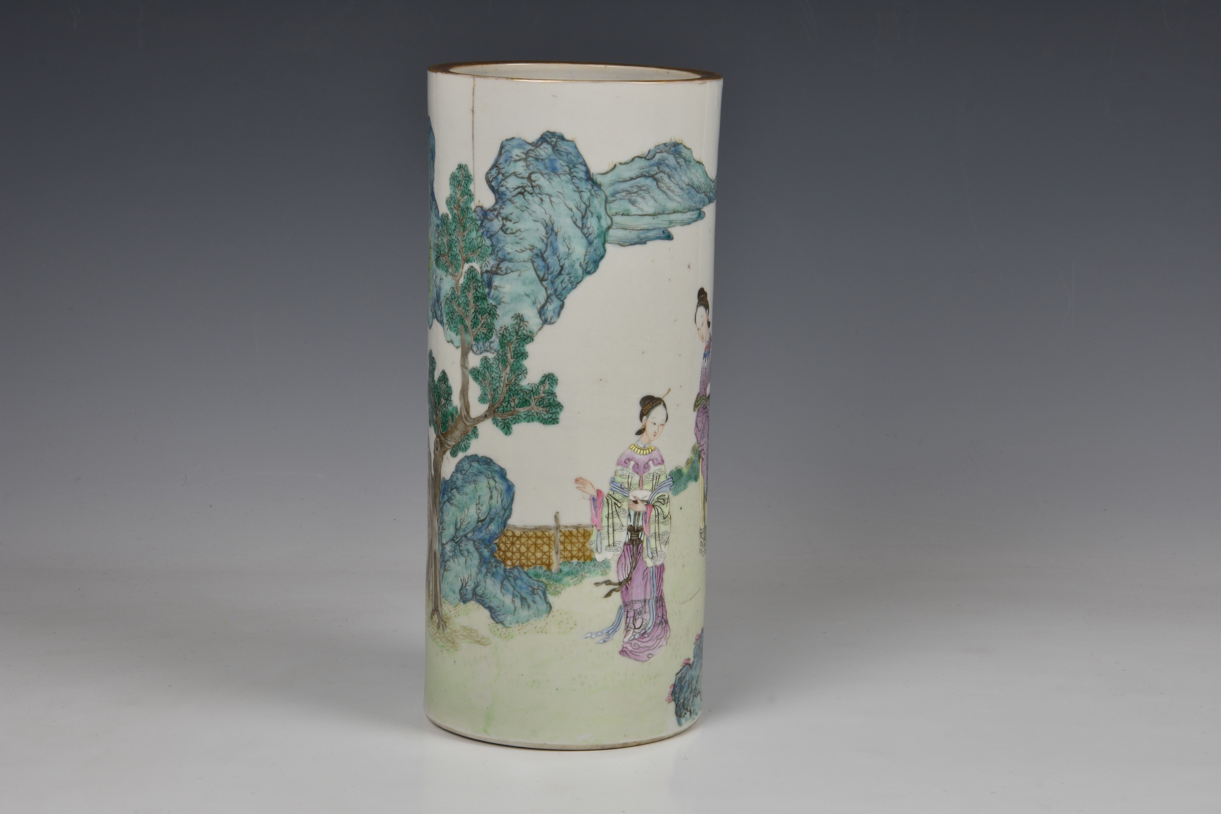 A Chinese porcelain famille rose sleeve vase, probably early 19th century, finely painted with - Image 5 of 9