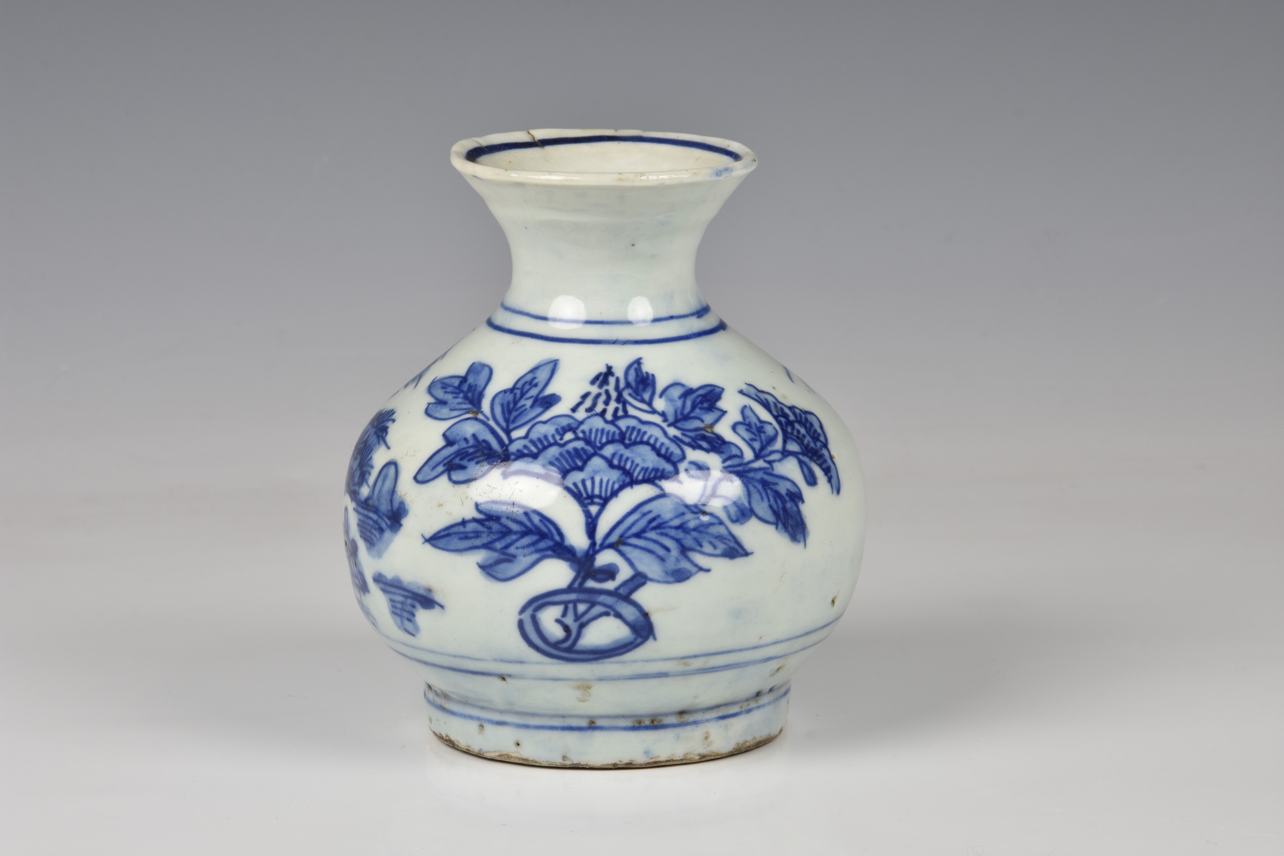 A Chinese blue and white porcelain vase, 19th / early 20th century, of stout, baluster form, painted - Image 3 of 5