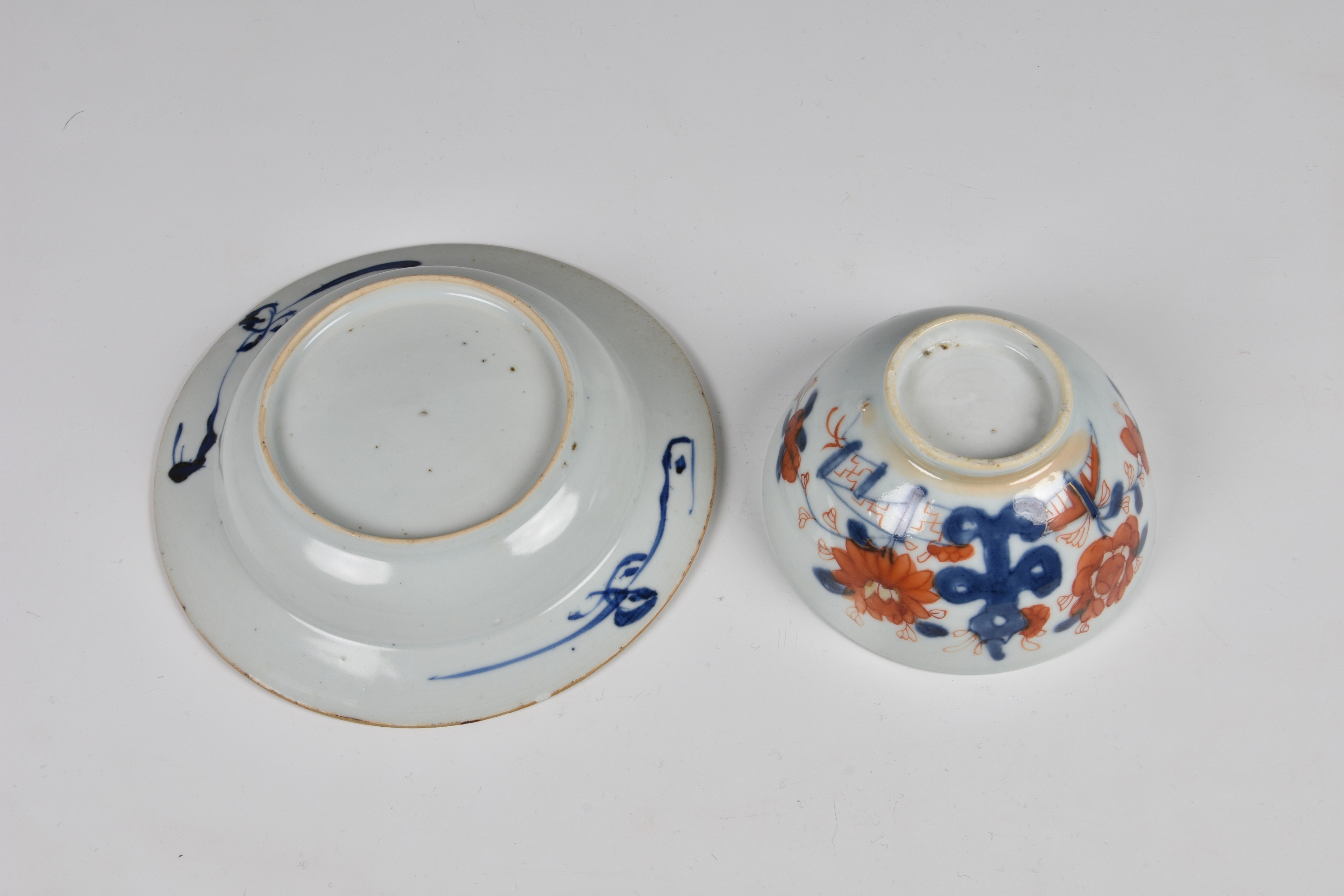 Two pieces of Chinese porcelain from the Nanking Cargo, 18th century, blue and white, comprising a - Image 4 of 4