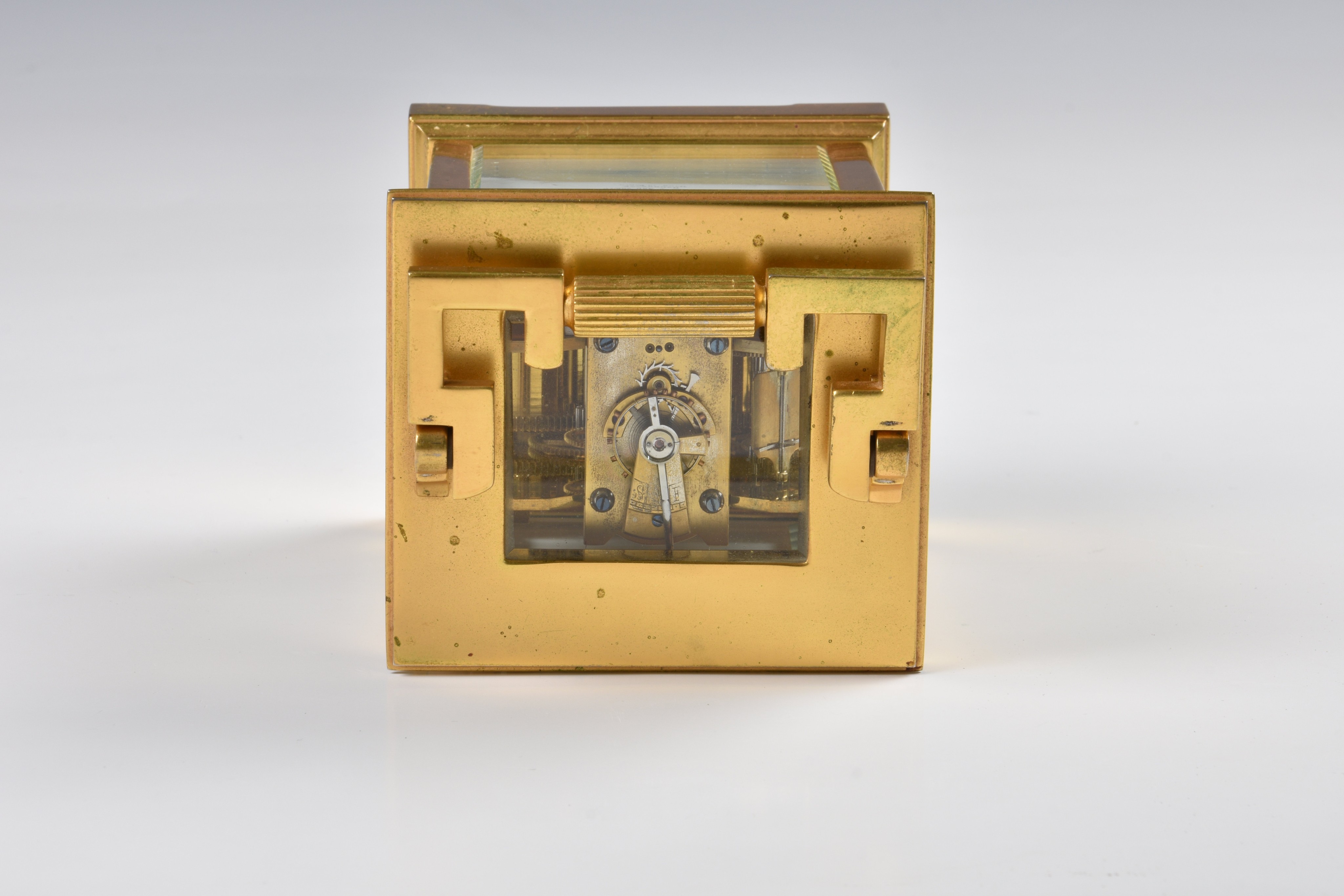 A French gilt brass carriage clock, c.1900, the white enamel Arabic dial signed 'Snow & Ashworth - Image 4 of 5