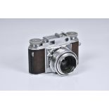 A Voigtlander Prominent Rangefinder Camera, serial No. B 42555, with Voigtlander Skoparon 1:3,5/35