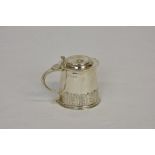 A 17th century style silver hinged lidded tankard, maker's mark indistinct, possibly Dibdin & Co