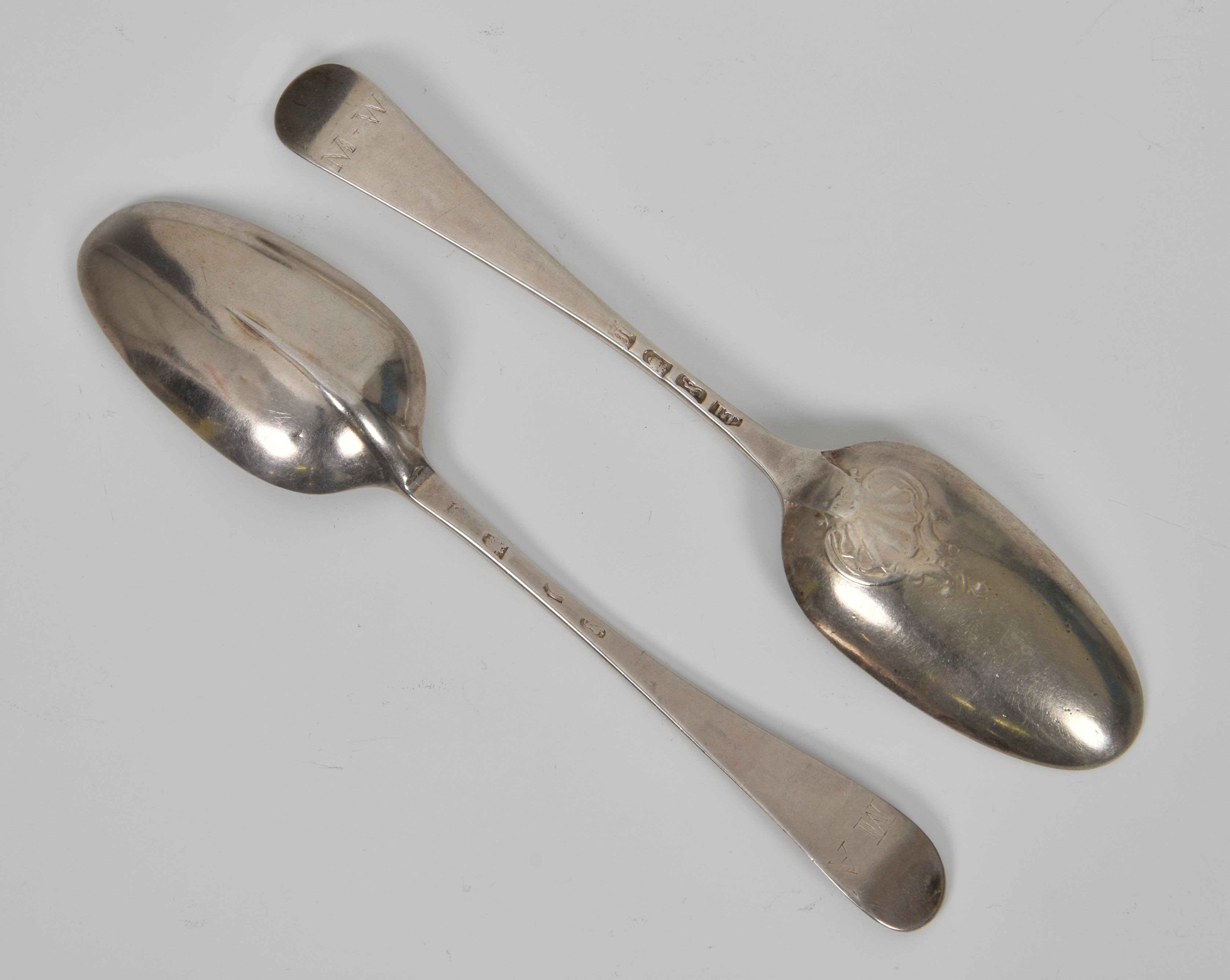 An 18th century silver shell back Hanoverian pattern soup spoon, James Tookey, London c.1761, narrow - Image 2 of 2