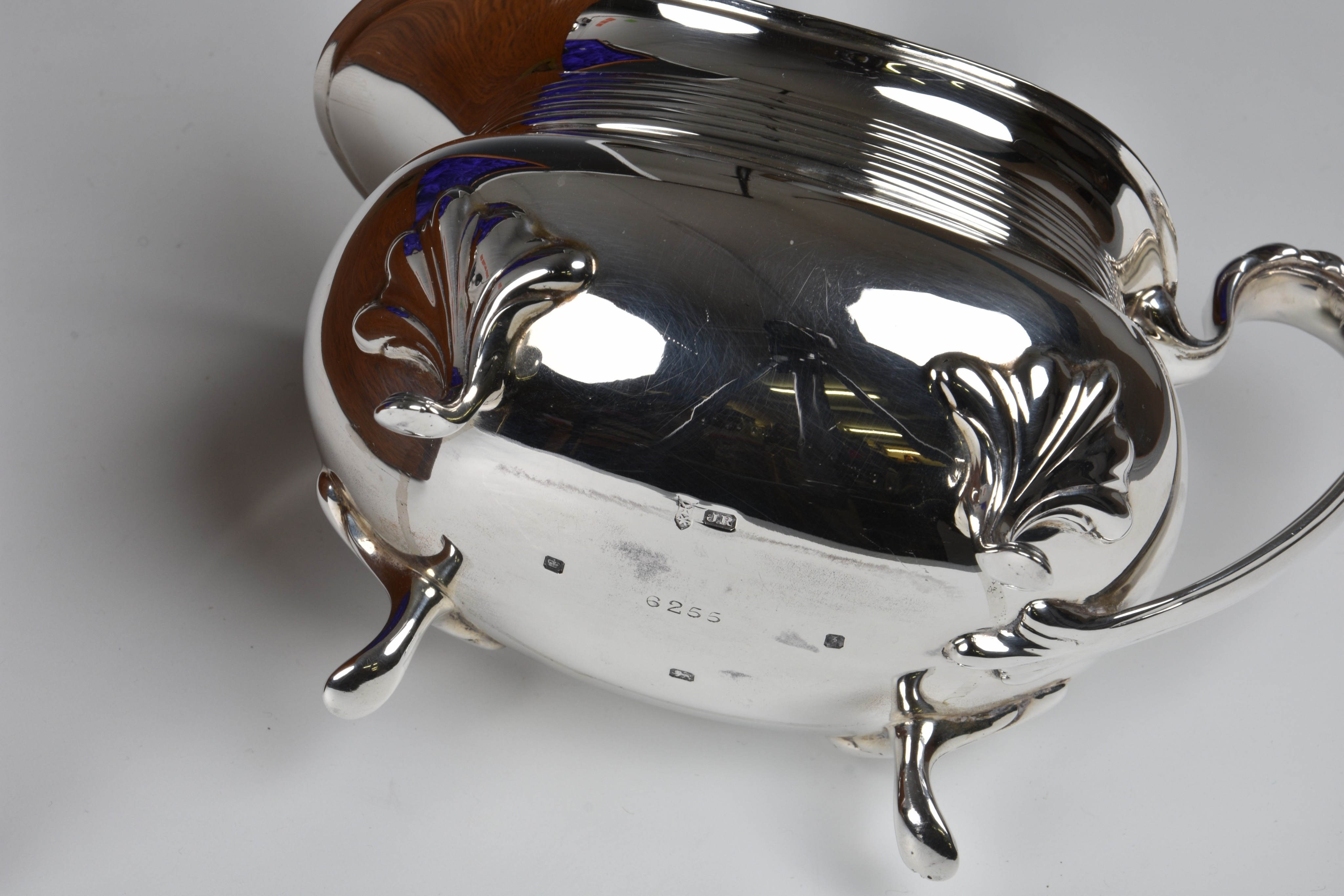 An oak cased George V silver four piece tea and coffee service, Joseph Rodgers & Sons, Sheffield - Image 3 of 4
