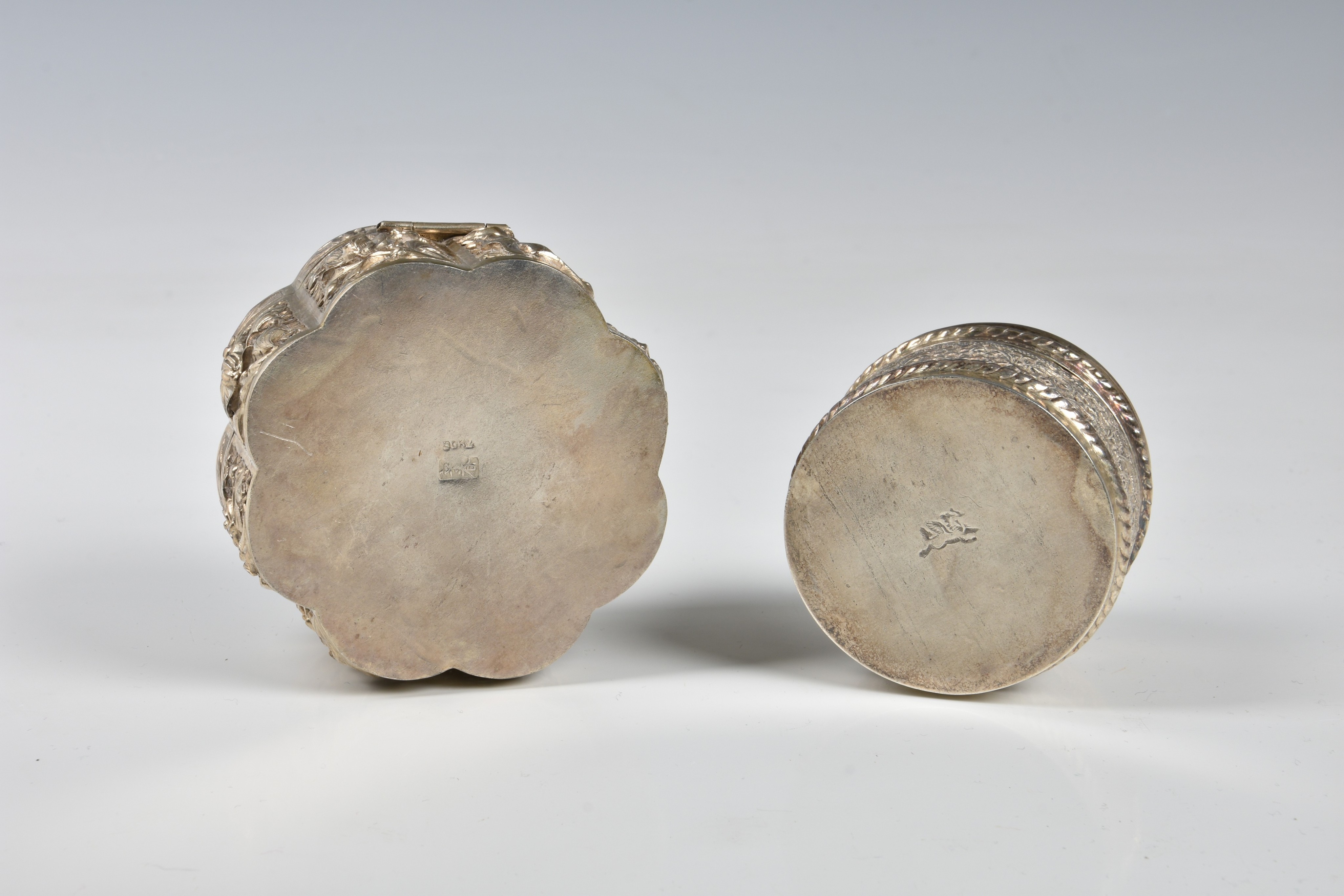 A Chinese reticulated silver lidded box, early 20th century, of eight lobed circular form, the - Image 4 of 4