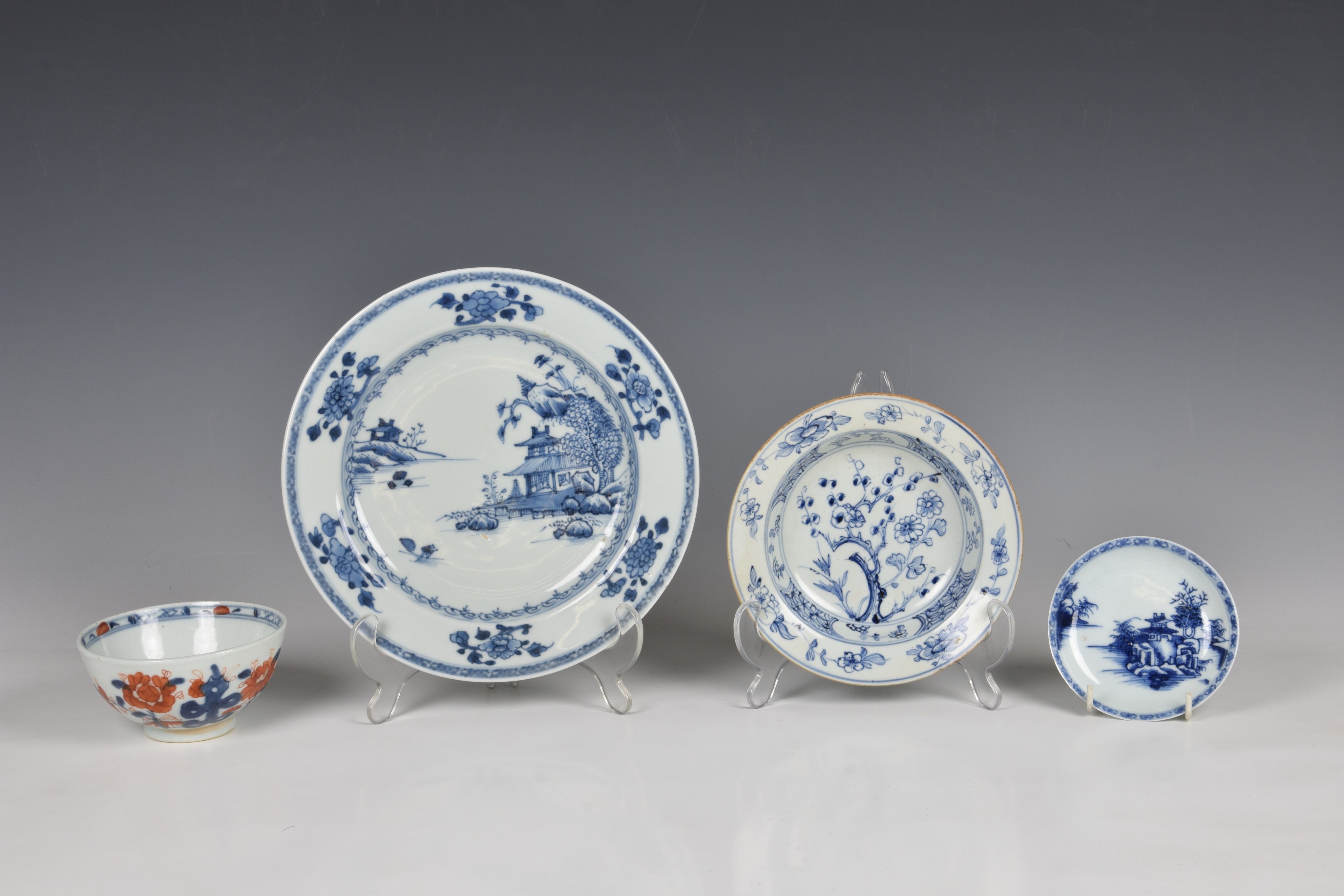 Two pieces of Chinese porcelain from the Nanking Cargo, 18th century, blue and white, comprising a