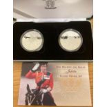 COINS : 2002 Queens Jubilee Silver Crown set of 2