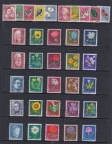 STAMPS Unmounted mint selection on stock pages, Pr