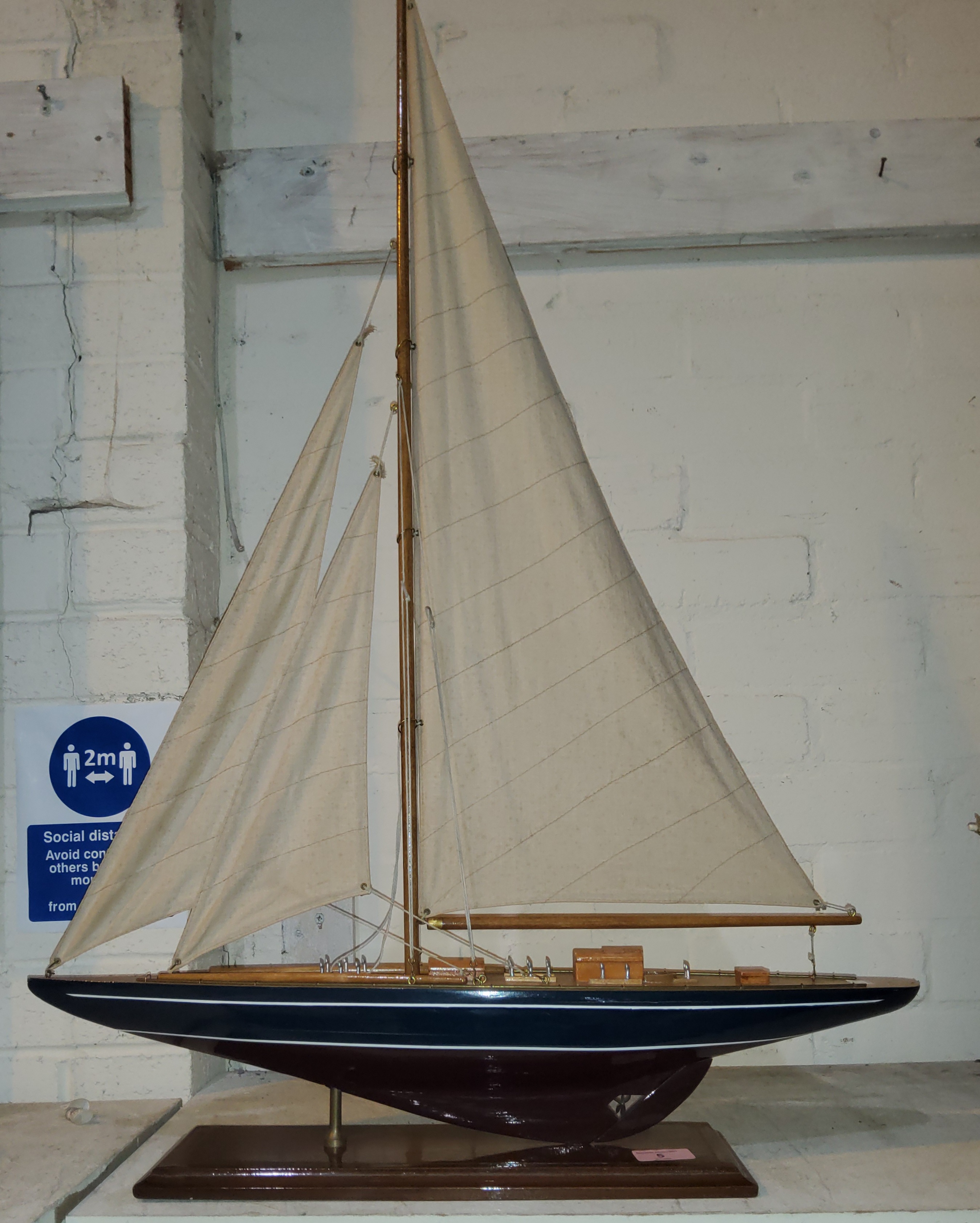 A detailed model of a yacht 61cm