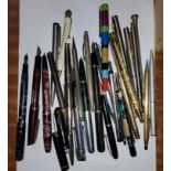 A quantity of pens.