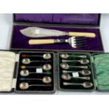 A cased set of 6 hallmarked silver coffee spoons with relief decoration, Sheffield 1900; a cased set