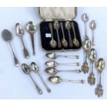 A cased part set of 5 hallmarked silver teaspoons and large selection of other hallmarked teaspoons,