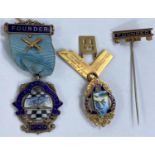 A 9ct gold Halcyon Lodge Masonic jewel with enamel of a kingfisher gross weight approx. 20gm and a