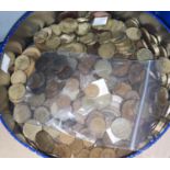 GB: a quantity of pre-decimal copper, brass 3ds and GV farthings