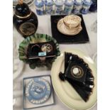 A pair of Wedgwood trinket dishes and Wedgewood cameos, a Carnival glass and Chokin plate