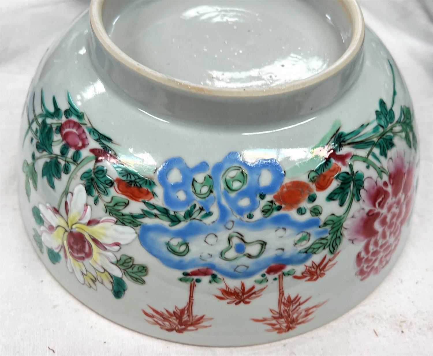 A large Chinese famille rose bowl, 23.5cm; a Chinese blue and white warming dish dia. 29cm (both - Image 4 of 4