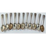 A set of 11 hallmarked silver teaspoons, Sheffield 1885, 6.5 oz