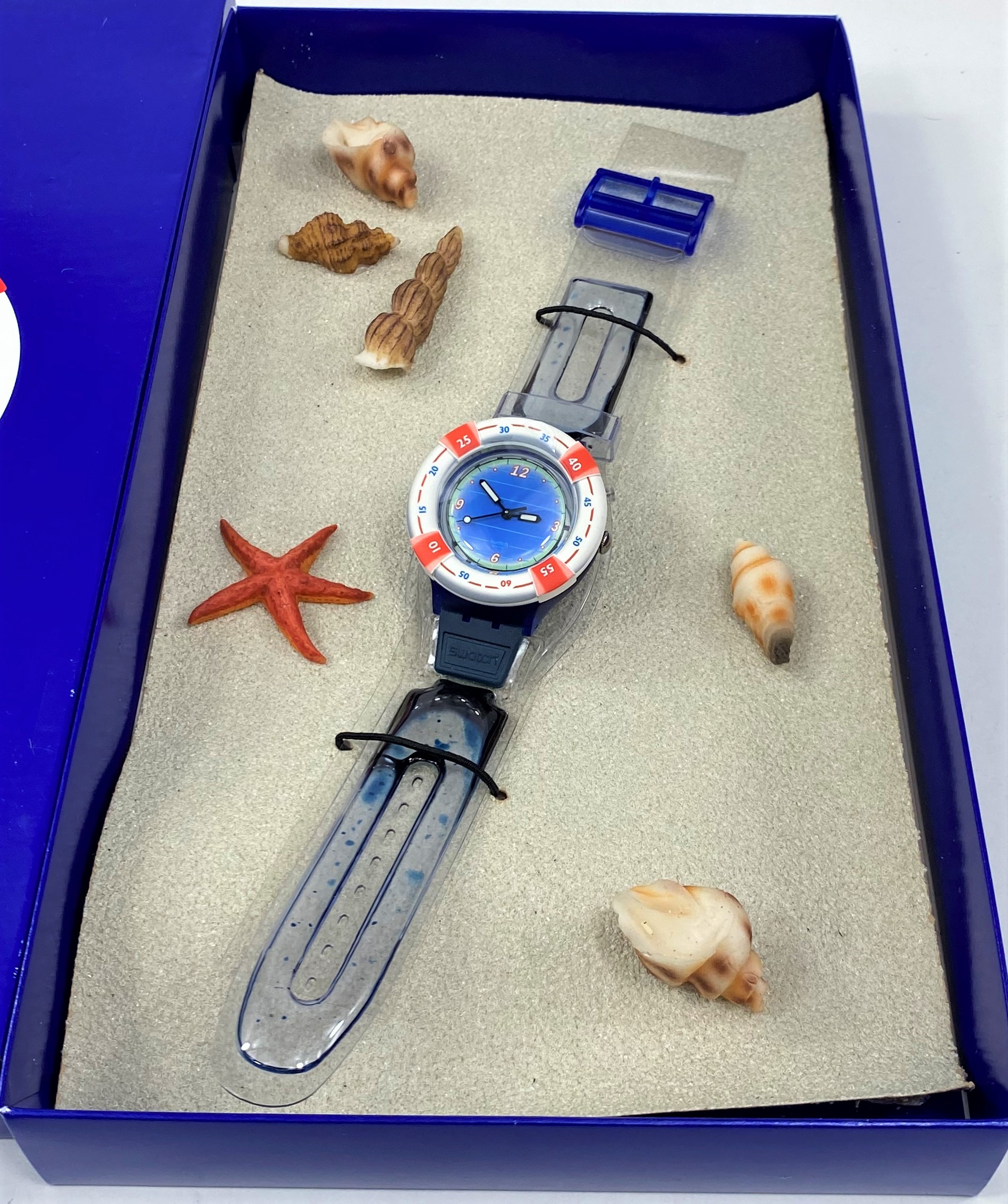 A Swatch Watch originally boxed Scuba 200 Seaside Watch No SDN 904; A Swatch Watch 1997 Valentine' - Image 2 of 6