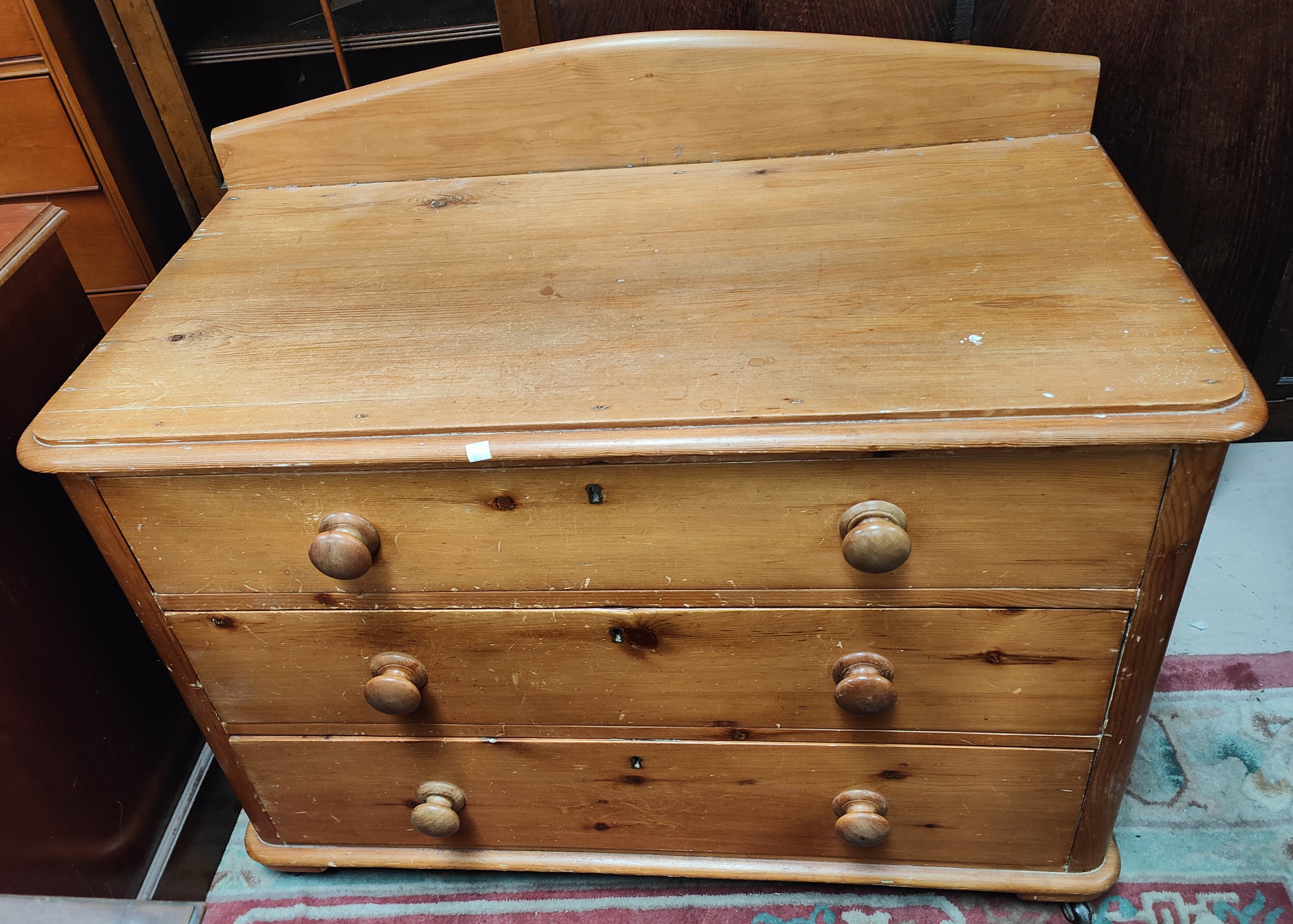A small 3 height chest of drawers