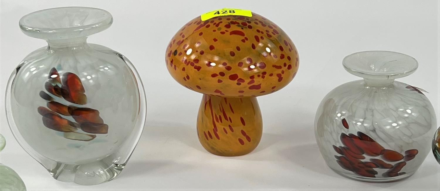 Three Mdina glass small mottled white vases; 2 Mdina glass mushroom paperweights - Image 2 of 2