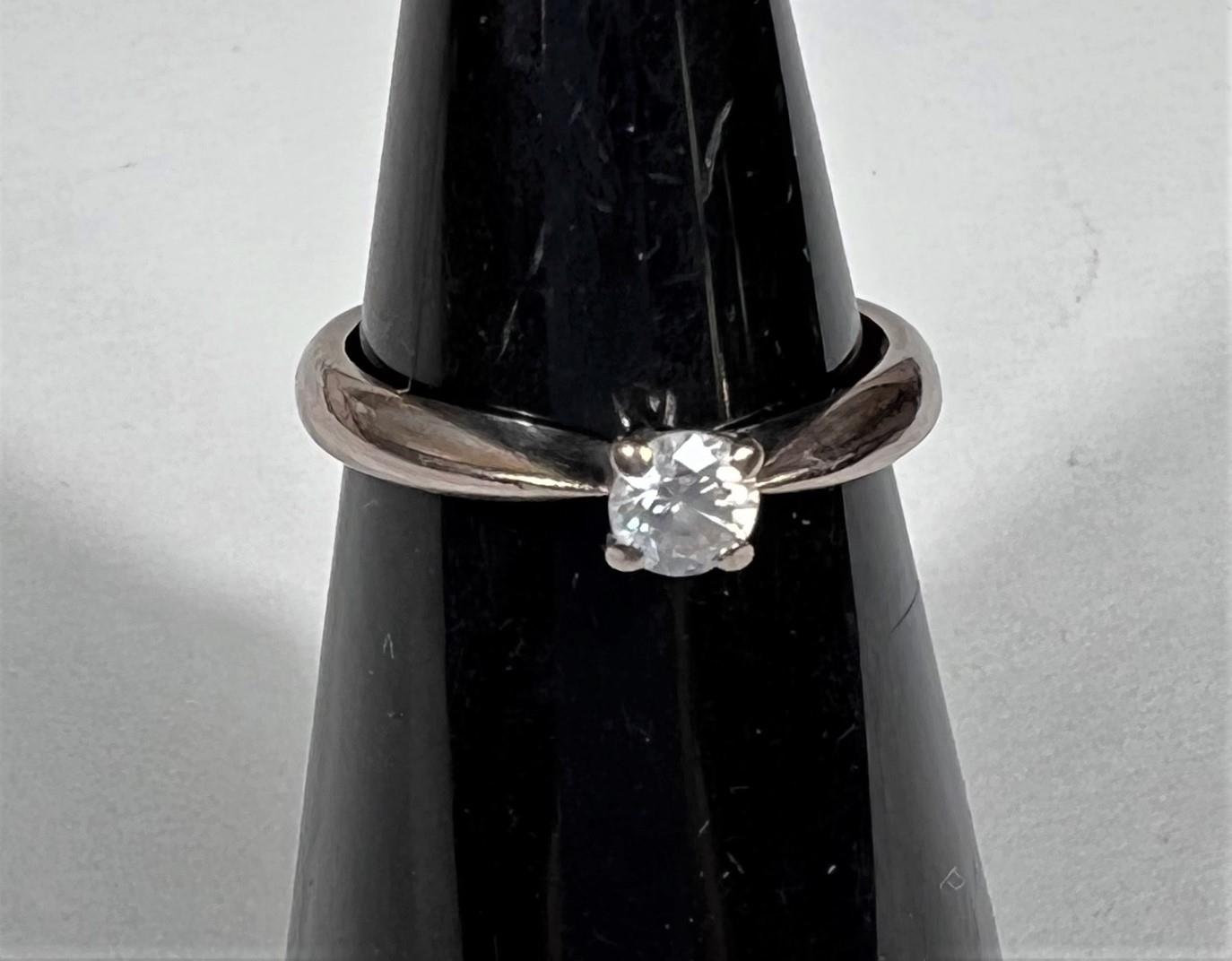 An 18 carat hallmarked gold diamond solitaire ring, 3.7 gm, diamond 4 mm approx - Image 3 of 5
