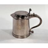 A Queen Anne 1 pint tankard of covered cylindrical form with ribbed rim and base, hinged top,