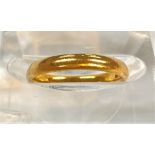 A 22 carat hallmarked gold wedding ring, 3gm